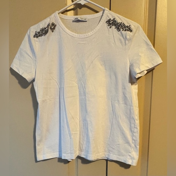 Zara Classic White Tee with Embellishments on the shoulders. - Picture 1 of 9